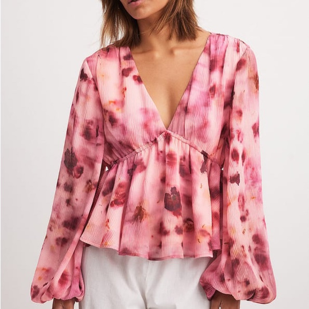 NA-KD Balloon Sleeve Top